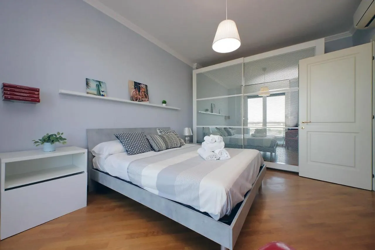 Apartment Bilocale Con Vista Sull'Aeroporto - Comodo Per Il Viaggio Fiumicino Italy