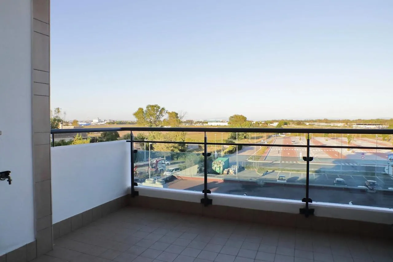 Bilocale Con Vista Sull'Aeroporto - Comodo Per Il Viaggio Fiumicino Italy